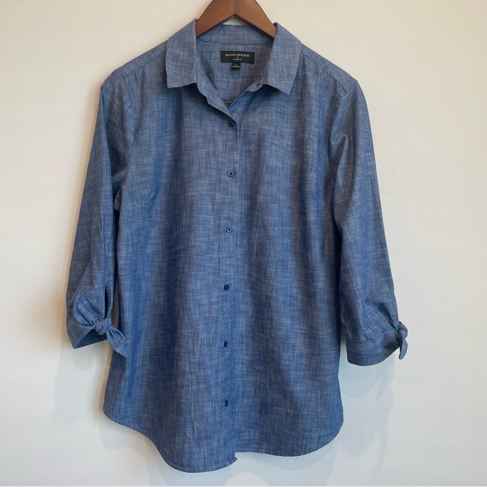 Banana Republic Casual Blue Button-Down Shirt